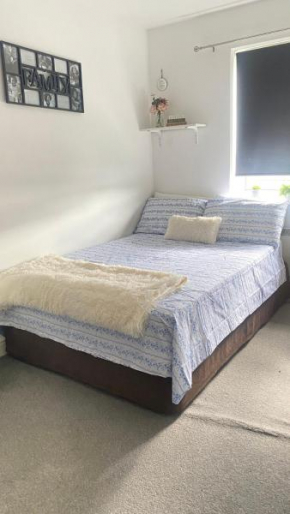 Nice room on the friendly flat
